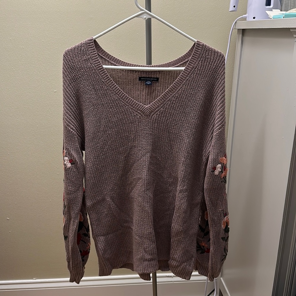 V-neck sweater with floral embroidery